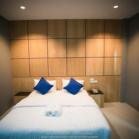 Hobby Hotel Uttaradit Exteriör bild