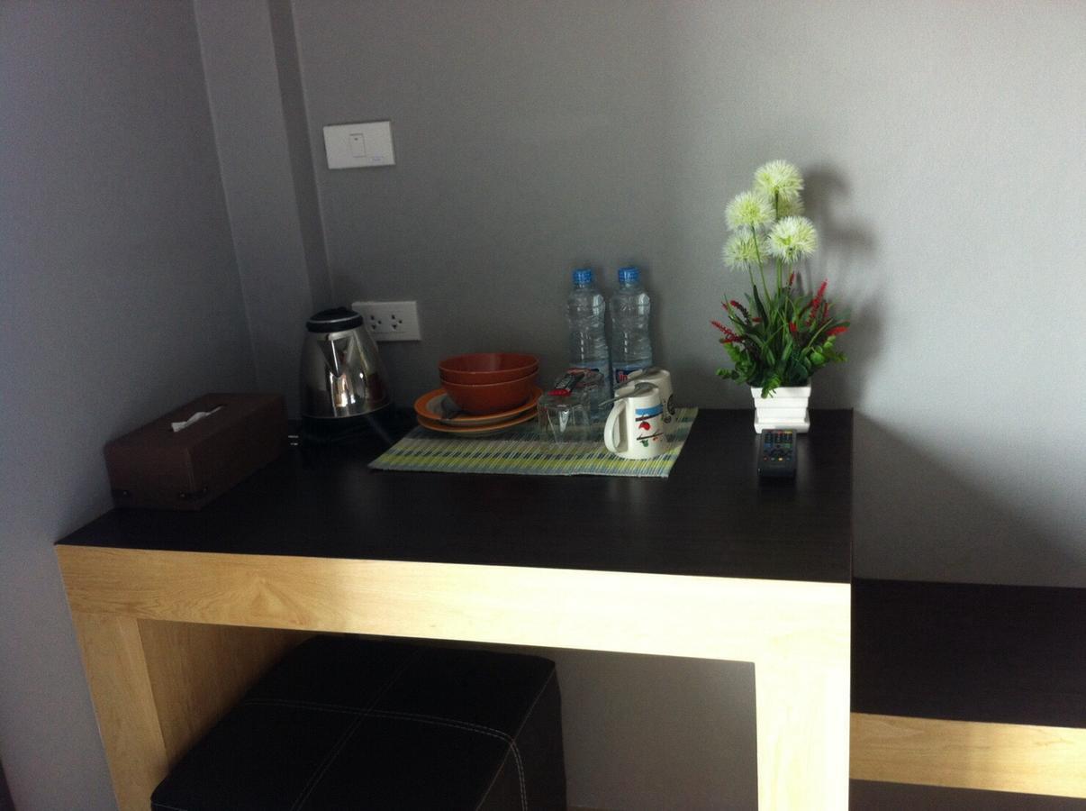 Hobby Hotel Uttaradit Exteriör bild