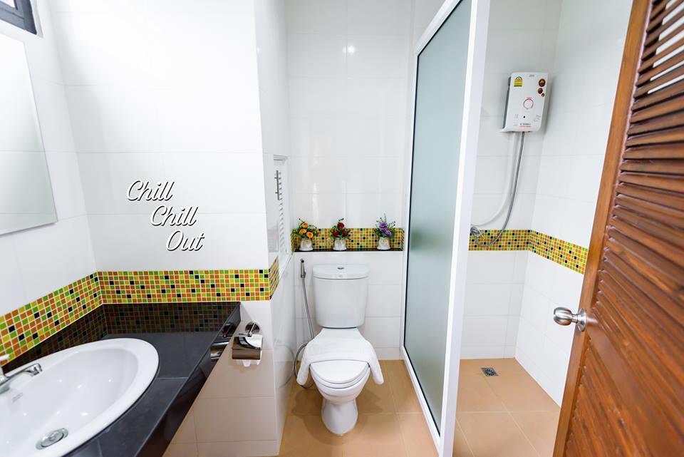 Hobby Hotel Uttaradit Exteriör bild